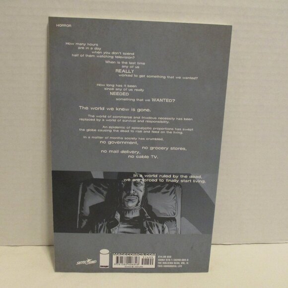 Walking Dead TPB Volume 6 Gray Black White Graphic Zombie Fighting Comic Book - Picture 2 of 14